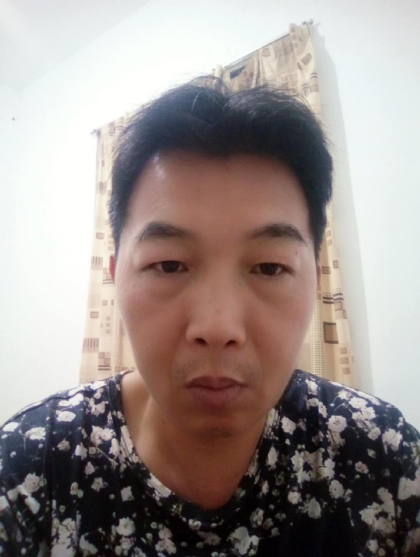 繁华哀伤的第一张照片--武夷山征婚网