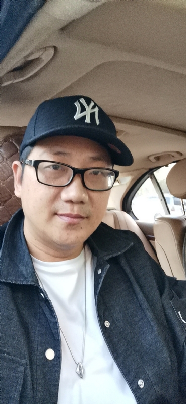拥抱幸福的第一张照片--武夷山征婚网
